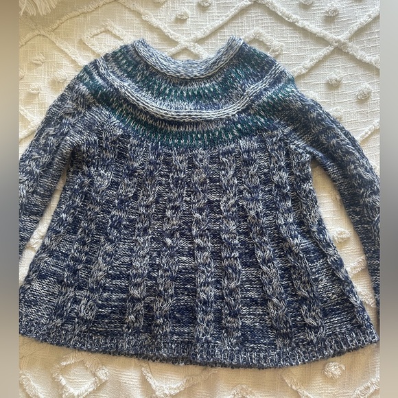 XS Hollister Knitted Sweater - Picture 1 of 6